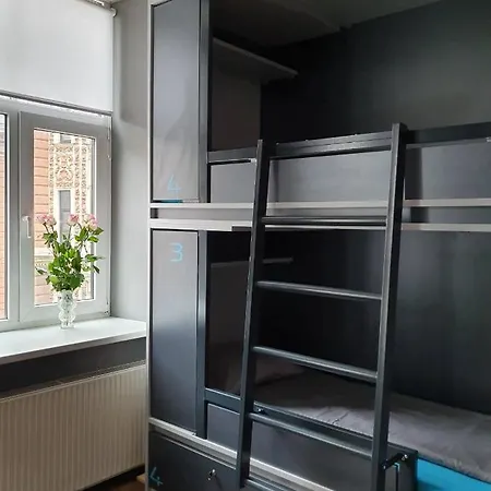 Riley's Place Хостел Рига