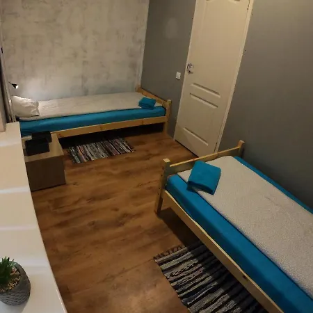 Riley's Place Хостел *